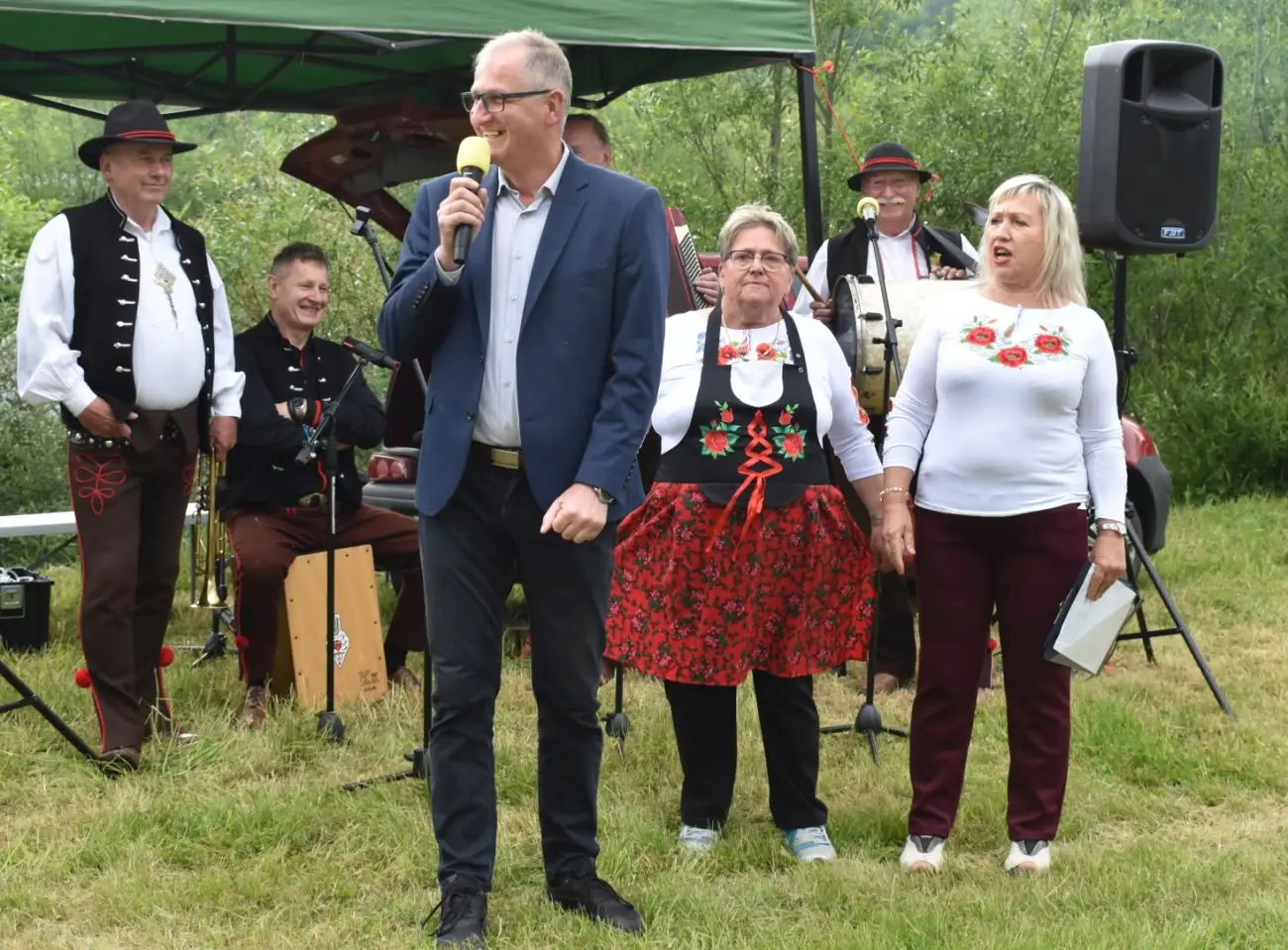 Muzyka, dmuchańce i regionalne specjały. Rodzinny piknik przyciągnął mieszkańców Rytra