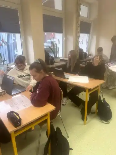 Laptopy, tablety i zestawy do nauki zdalnej dla uczniów gminy Łabowa