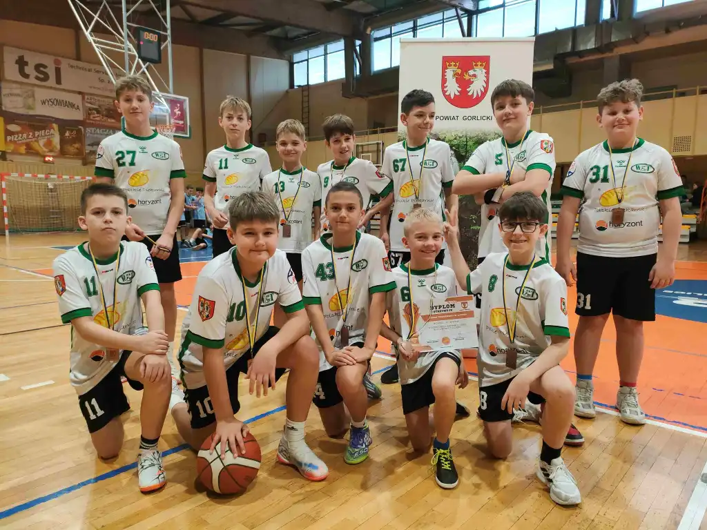 Koszykarze z Libuszy na podium i tuż za nim w Mistrzostwach Powiatu Gorlickiego