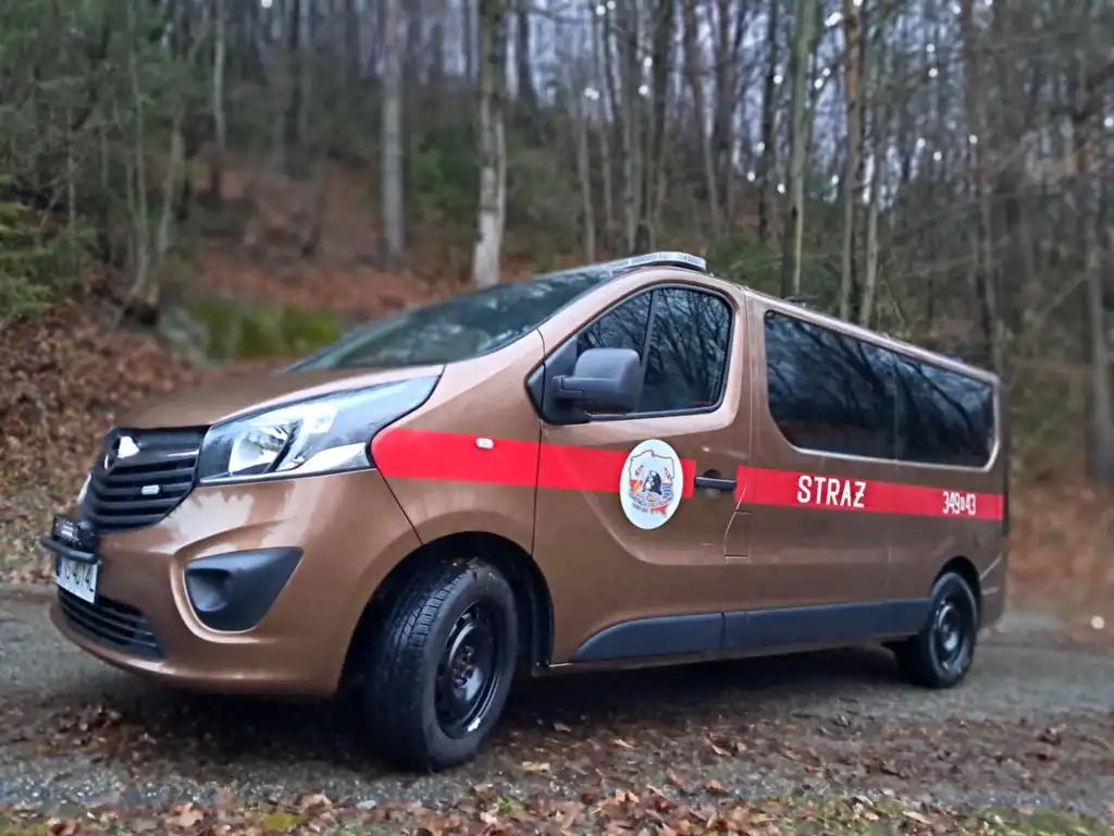OSP Łącko z nowym samochodem. Nowoczesny S-Bus na służbie społeczności