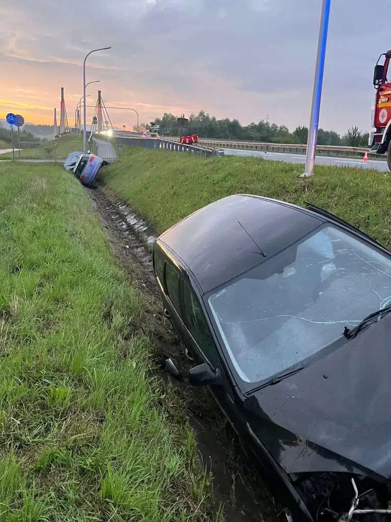 Wypadek w Starym Sączu. Zderzyły się dwa samochody osobowe. Jedna osoba w szpitalu