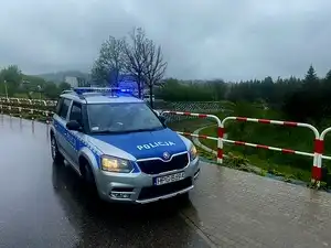 Limanowa: Pijani nastolatkowie nad wodą. Jeden z nich prawie się utopił