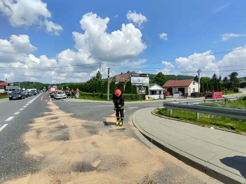 Kraksa na DK75 w Wielogłowach