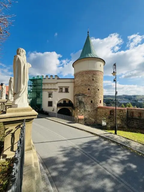 Kolejny etap prac przy Domu z Basztą. Gmina Biecz z dofinansowaniem