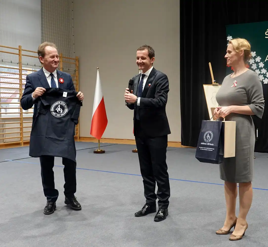 LO w Grybowie: minister podziękował młodzieży i nauczycielom