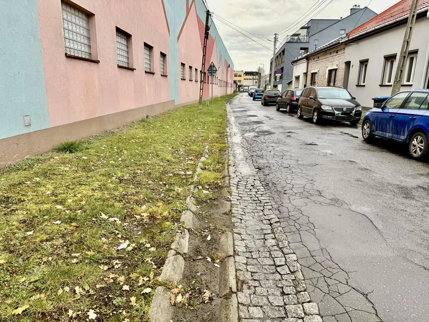 Wkrótce więcej miejsc postojowych przy ul. 1 Maja