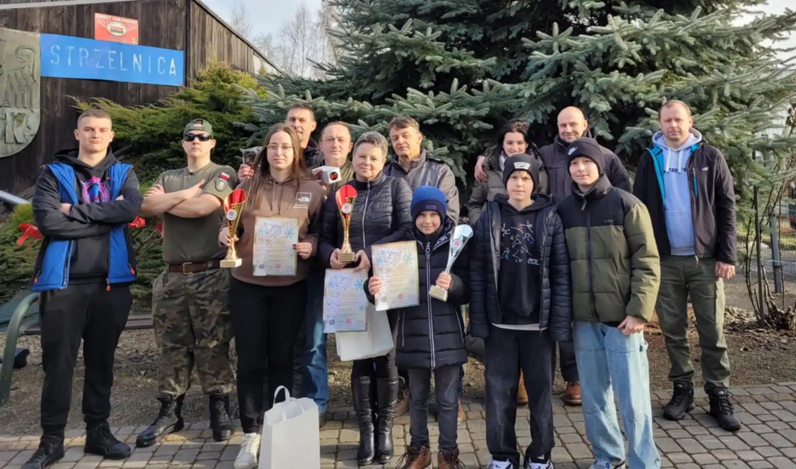 Limanowa i Tymbark błysnęły na zawodach strzeleckich w Nowym Sączu