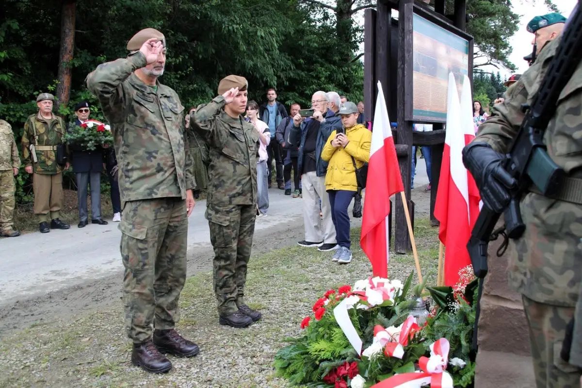 82 lata od alianckich zrzutów w Słopnicach. Historia znów ożyła na Dzielcu