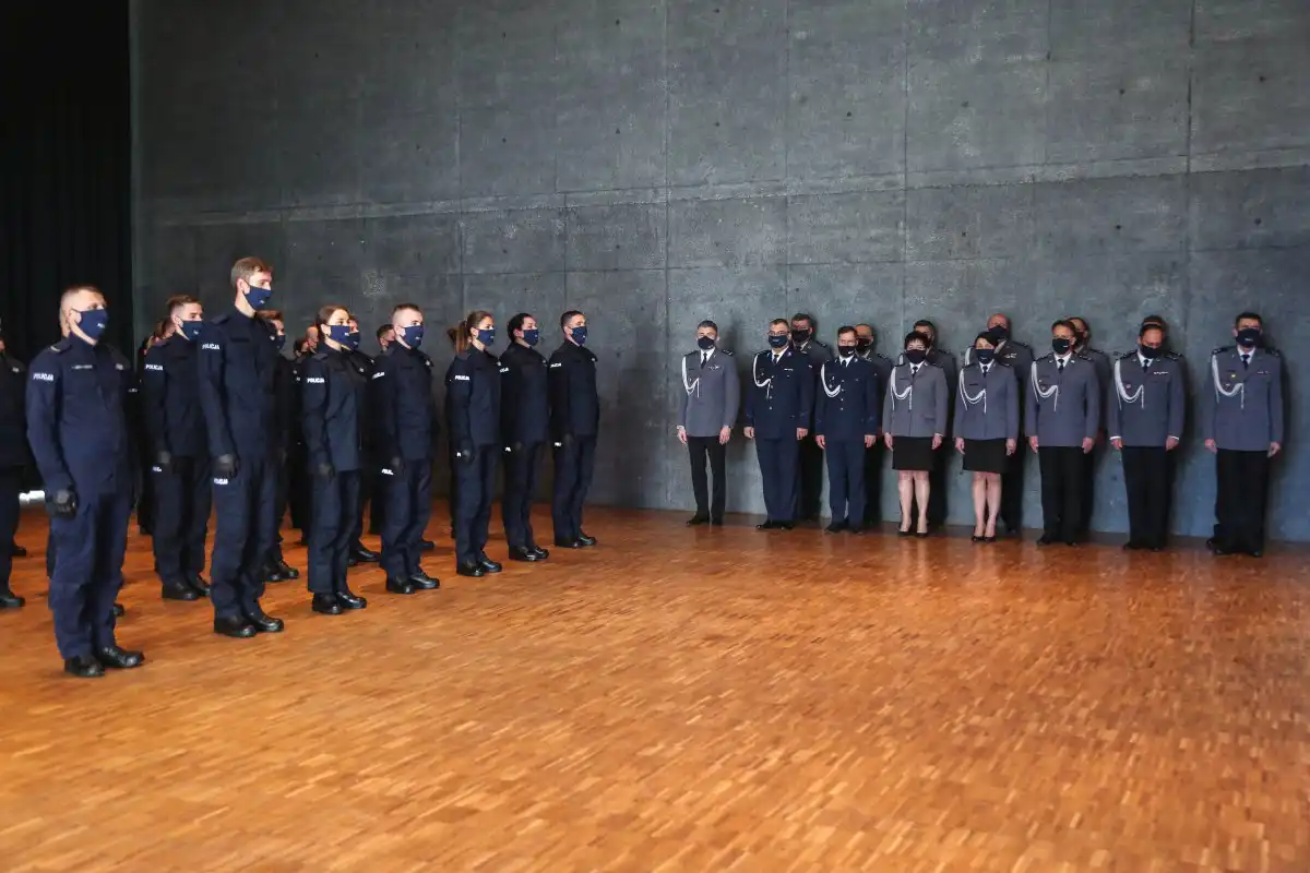 Nowi policjanci w jednostkach małopolskiego garnizonu Policji. Również w Komendzie w Gorlicach oraz Limanowej