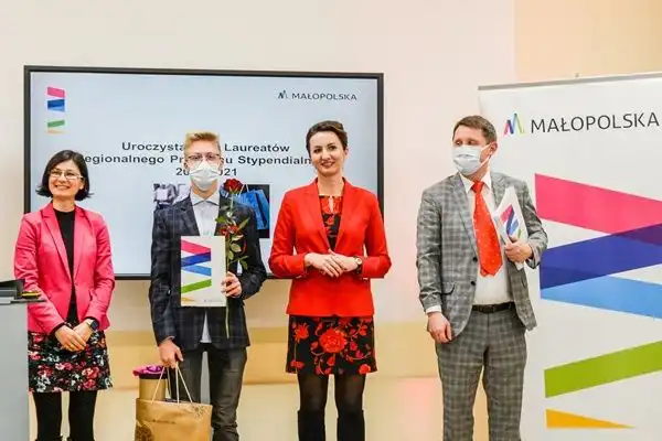 W Nowym Sączu odbyła się uroczysta gala dla stypendystów Regionalnego Programu Stypendialnego
