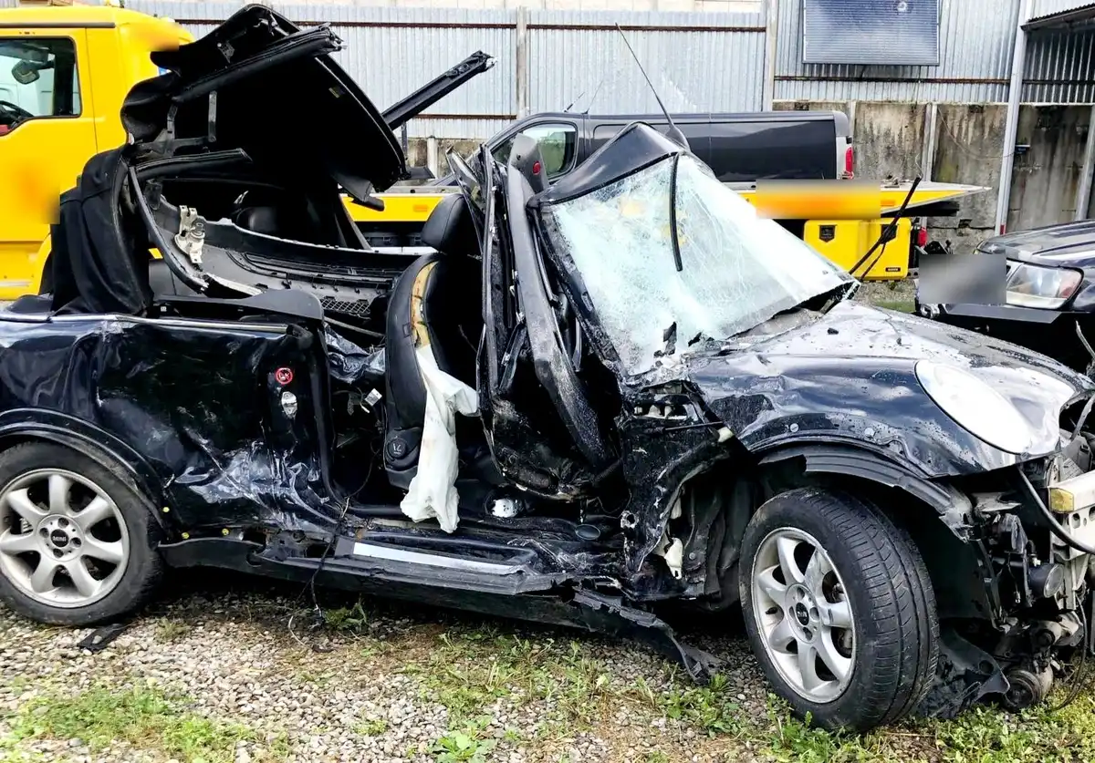 Piątek 13. na DK28. Tragiczne zderzenie Mini Coopera z Mercedesem