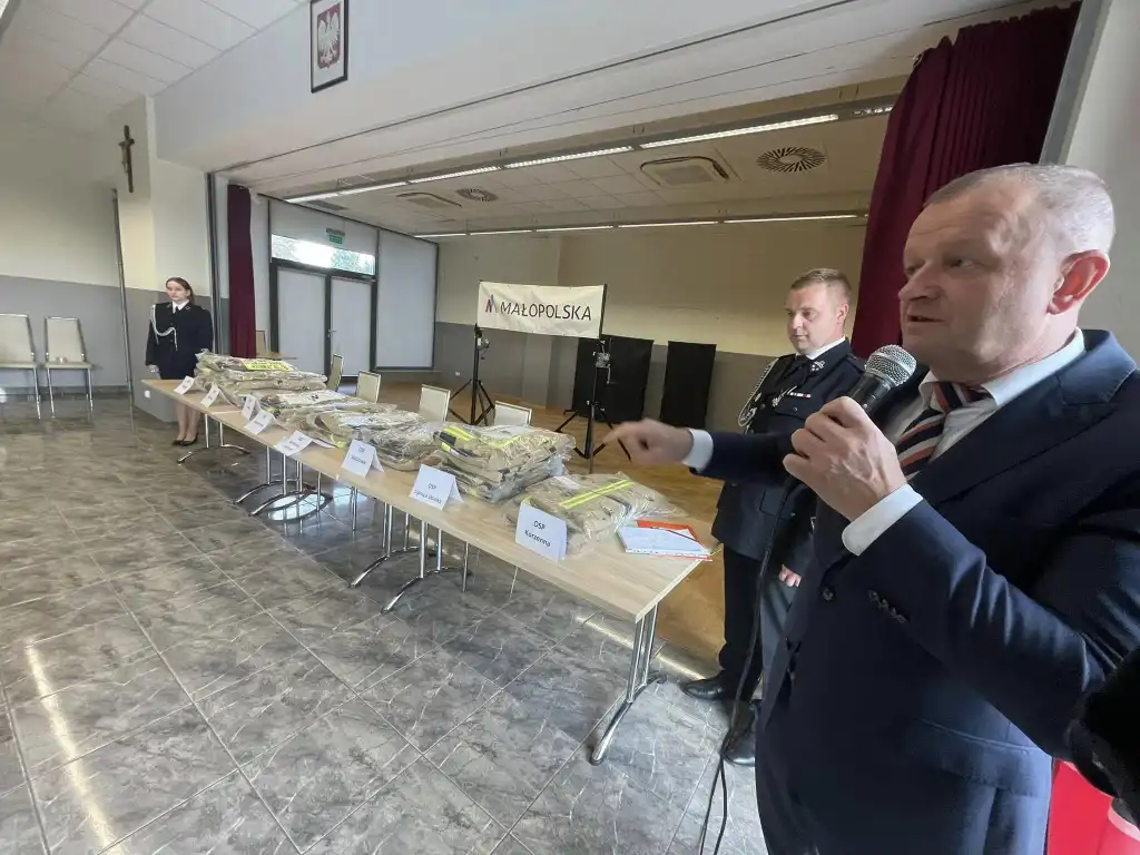 Nowy sprzęt dla OSP Mogilno i strażaków z gminy Korzenna