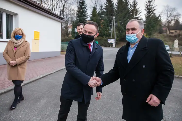 WTZ w Siołkowej ma nowy samochód do przewozu osób niepełnosprawnych