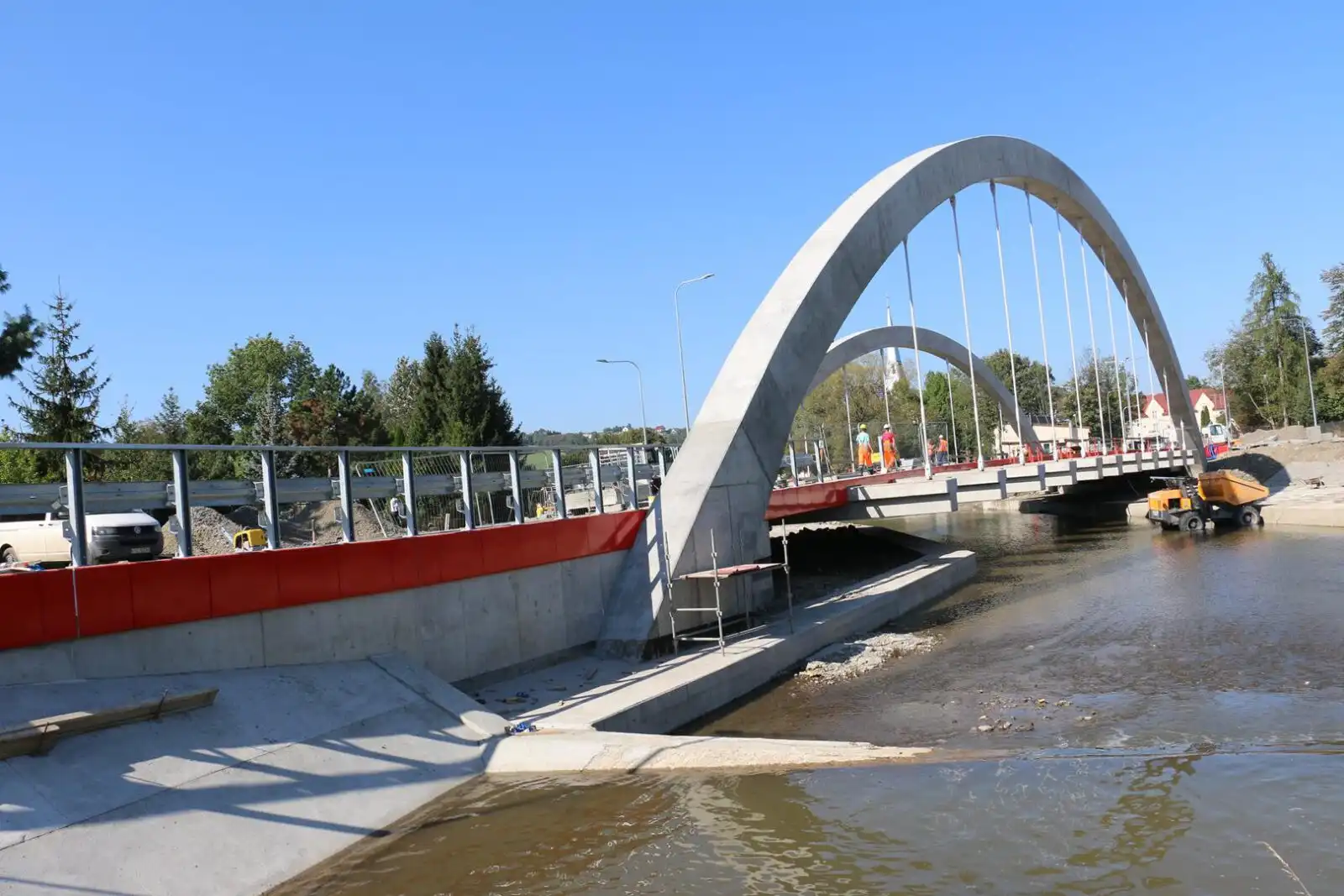 Limanowa: Budowa mostu w ciągu ulicy Lipowej postępuje