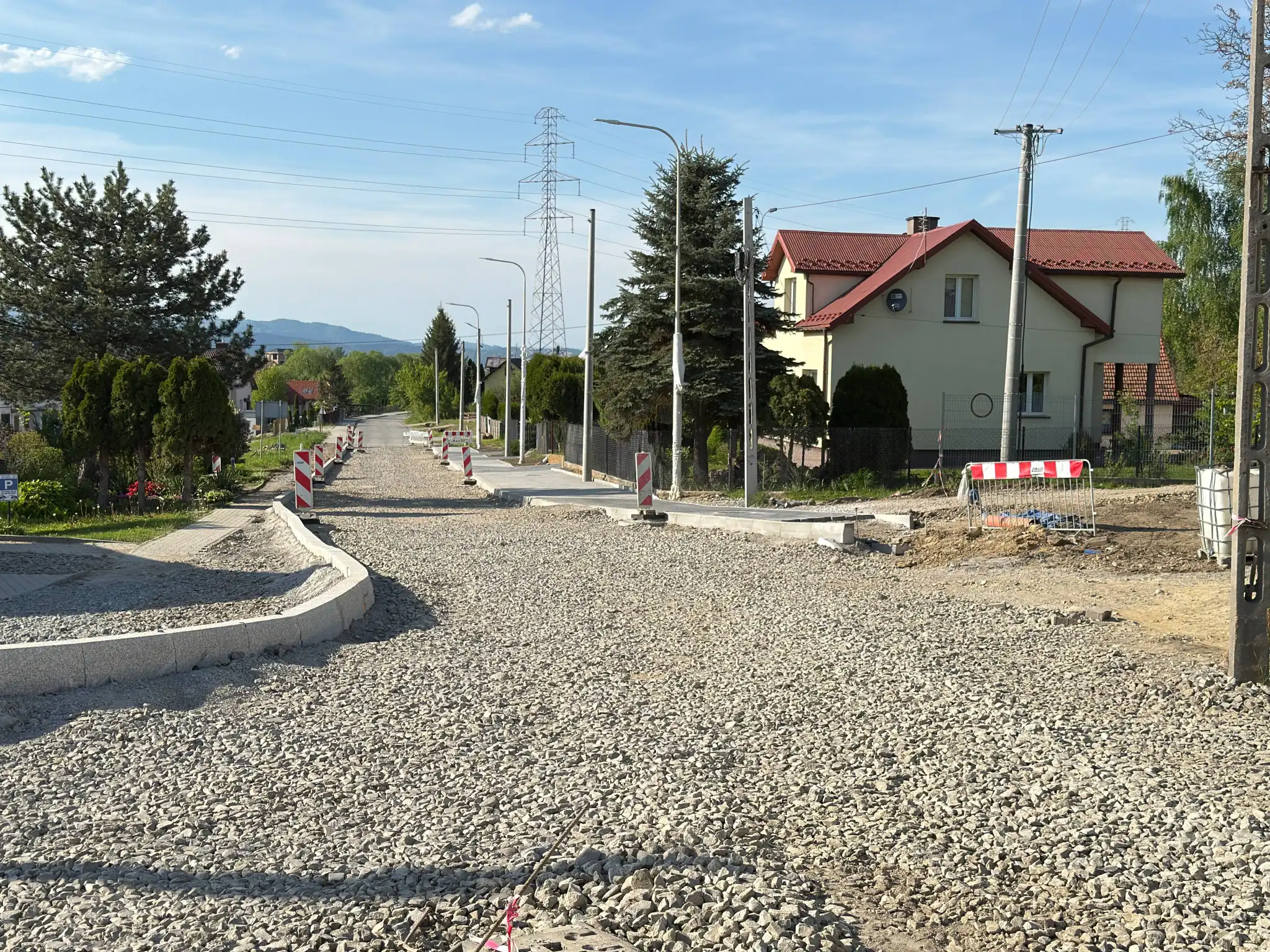 Poręba Mała się zmienia. Kolejne inwestycje poprawiają bezpieczeństwo i komfort mieszkańców