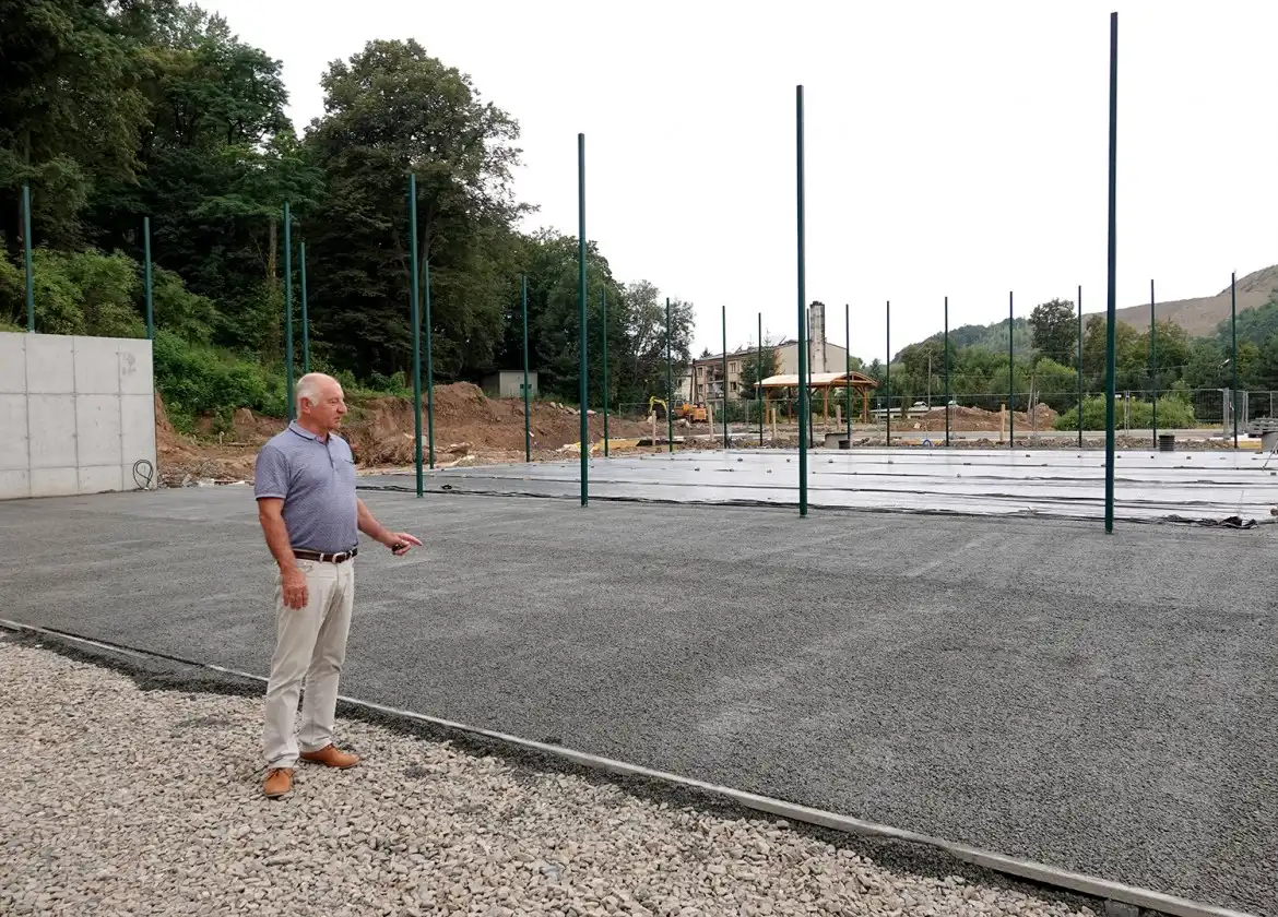 Trwa budowa Powiatowego Centrum Sportu w Marcinkowicach. Otwarcie obiektu jeszcze w tym roku