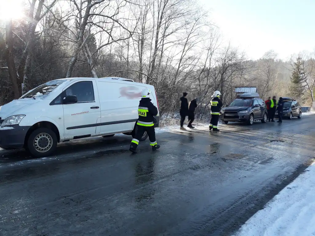 Sądecczyzna: Trzy zdarzenia drogowe w dwa dni. Interweniowali strażacy