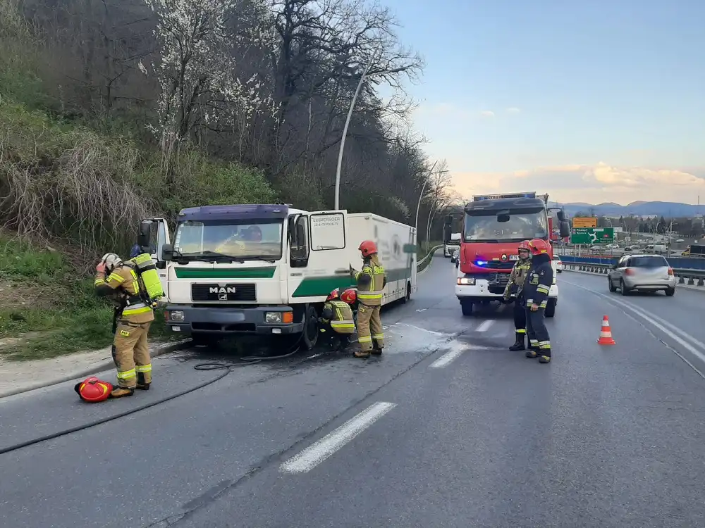 Pożar samochodu ciężarowego na ul. Tarnowskiej w Nowym Sączu