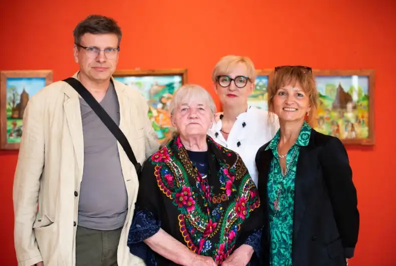 Wernisaż wystawy malarstwa na szkle Anny Madei w Galerii Sztuki Sokół