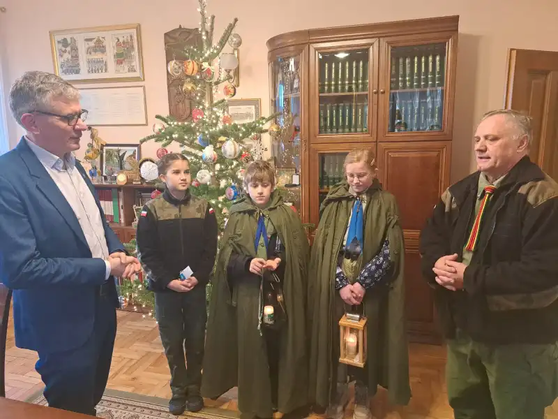 Betlejemskie Światło Pokoju rozświetliło Stary Sącz