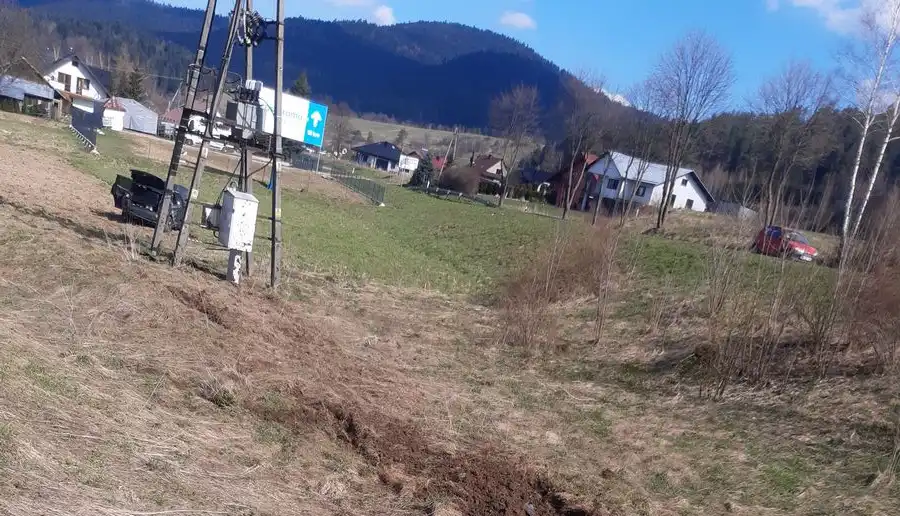 Łabowa: Finał jazdy w szczerym polu