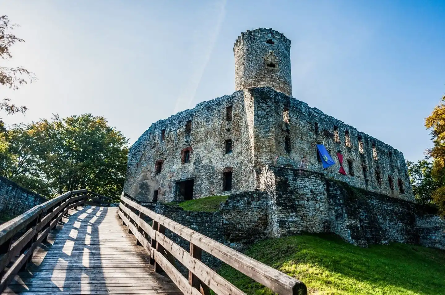 Zamek Lipowiec i Gminny Ośrodek Kultury w Podegrodziu wyróżnione prestiżowymi nagrodami