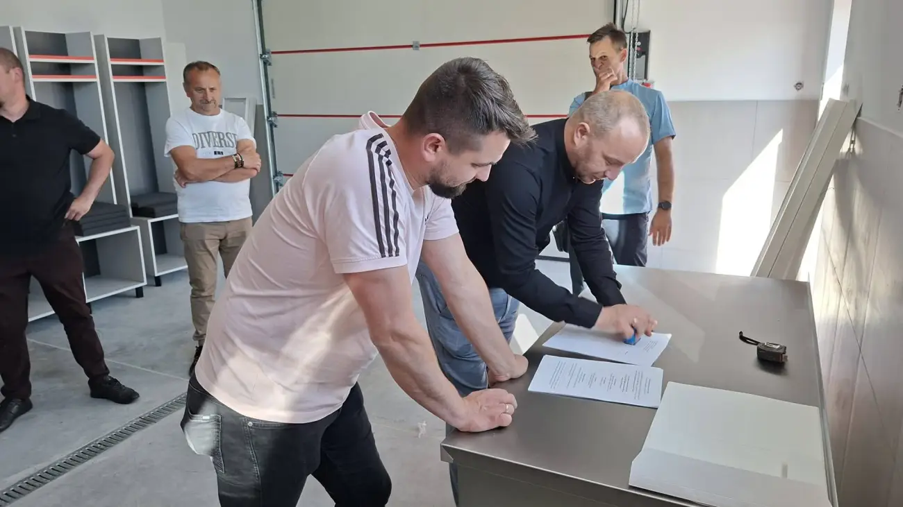 Remiza OSP Stronie przejdzie kolejne prace. Podpisano umowę