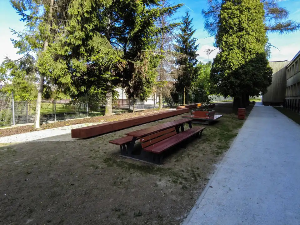Nowy Sącz: Zielono-niebieska infrastruktura przy SP 15