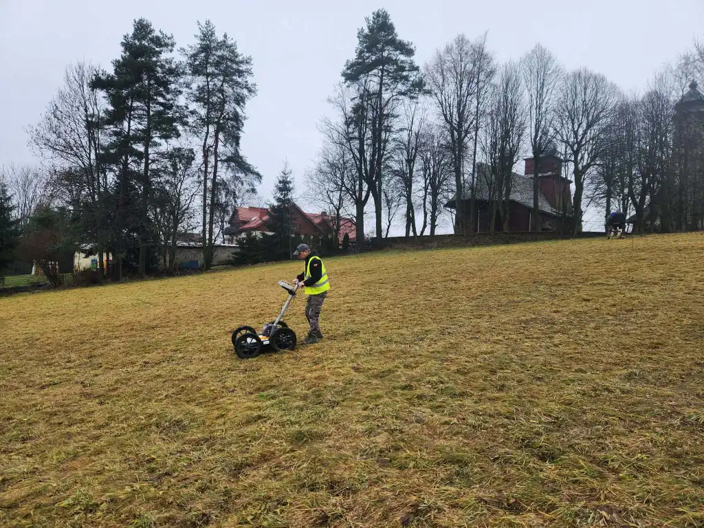 Geo-radar odsłania historię Tylicza. Odkryto fundamenty ratusza i fragmenty murów