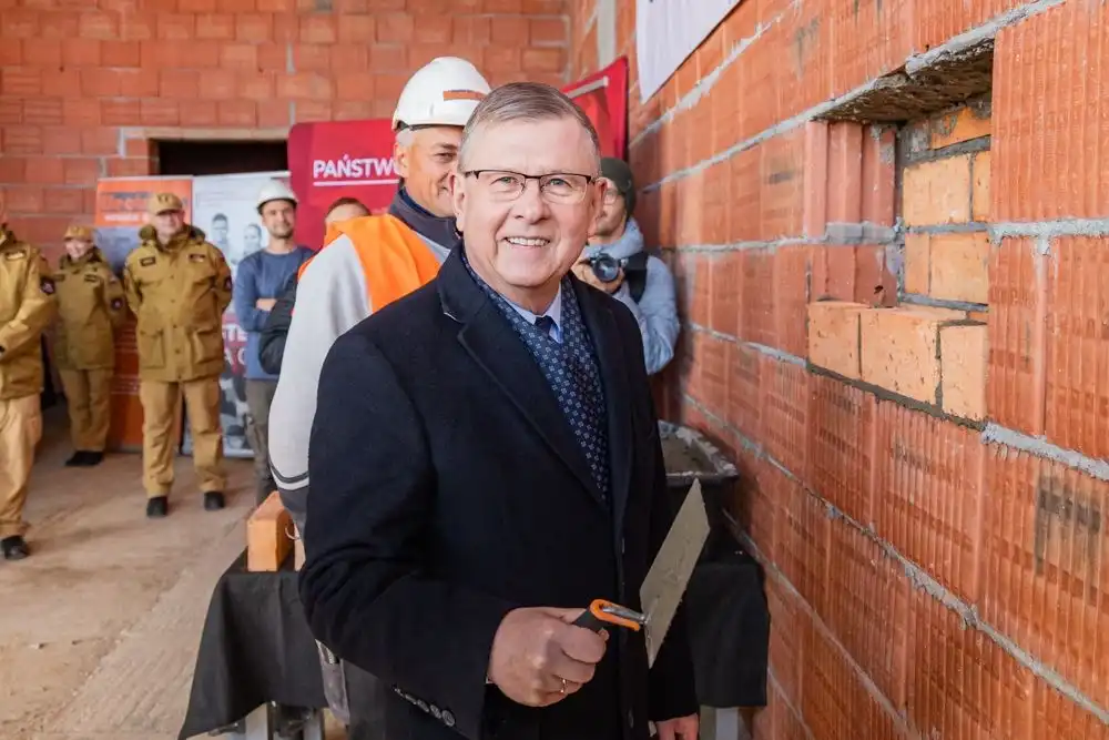 Nowa remiza w Nowym Sączu. Kamień węgielny wmurowany, inwestycja w pełnym rozwoju