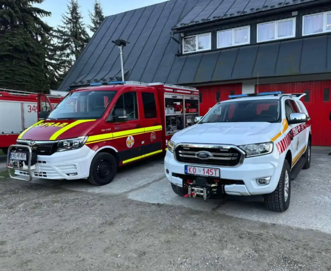 OSP Rytro wzbogacone o nowoczesny sprzęt. Dwa nowe samochody bojowe na służbie