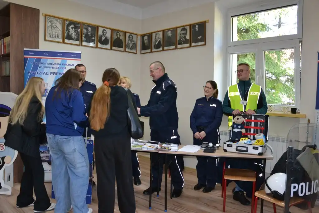 Mundurowi w Marcinkowicach. Dzień otwarty pełen inspiracji
