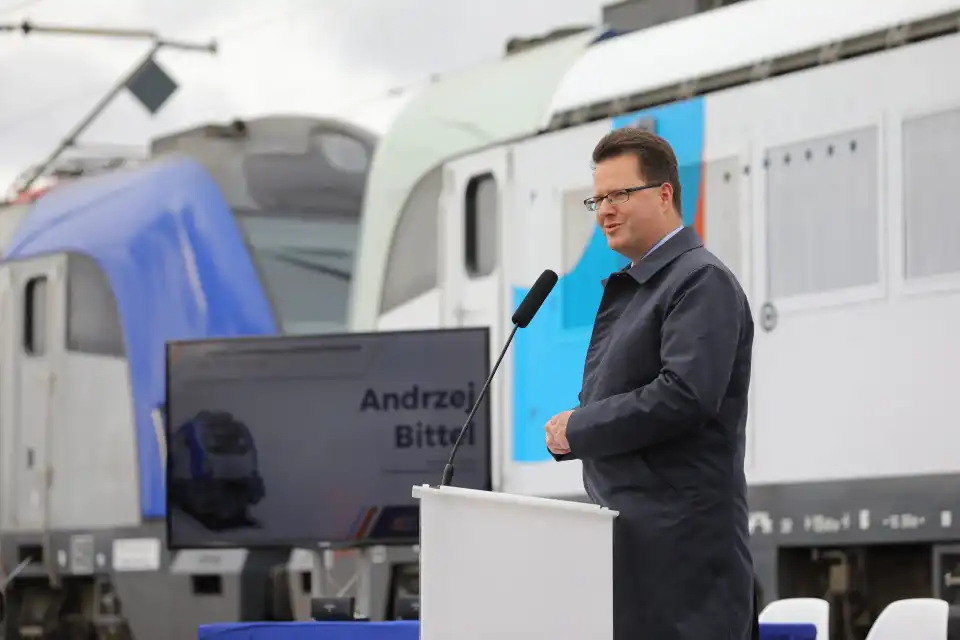 Newag dostarczy PKP Intercity 10 nowoczesnych lokomotyw rozwijających prędkość 200km/h