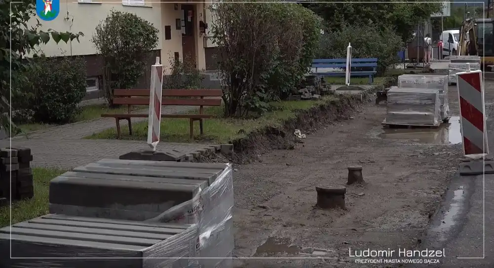 Trwa remont chodnika na ul. Cichej w Nowym Sączu