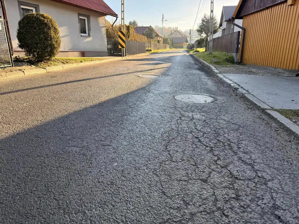 Zniszczona Elektrodowa w Biegonicach wreszcie doczeka się remontu