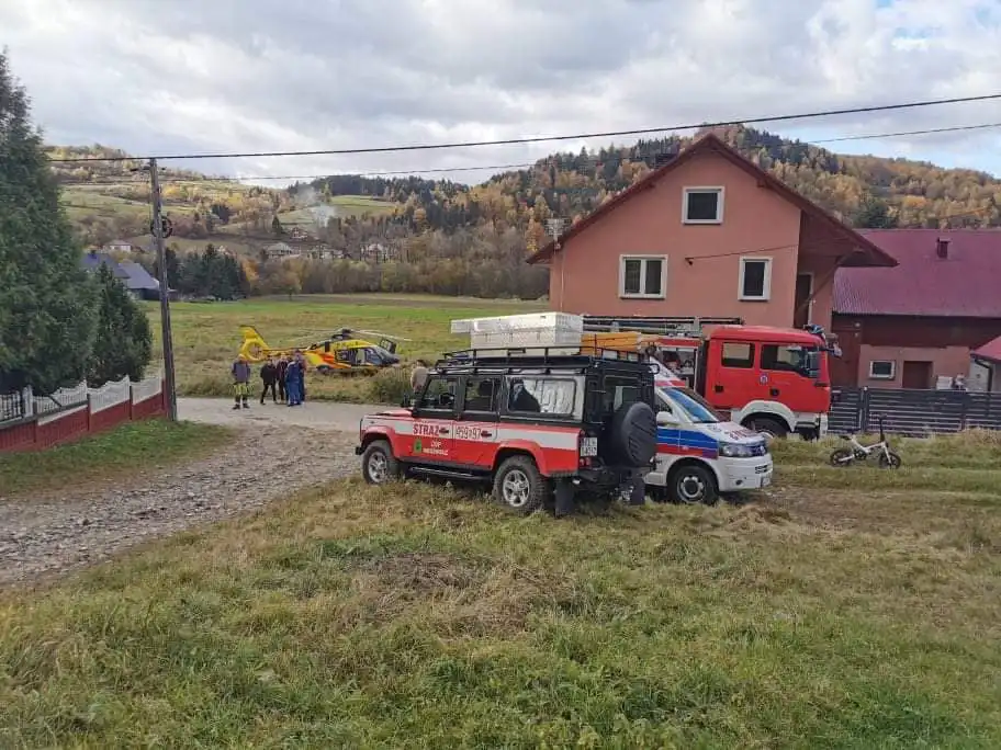 Podobin: traktor przygniótł mężczyznę. Na miejsce wezwano śmigłowiec LPR