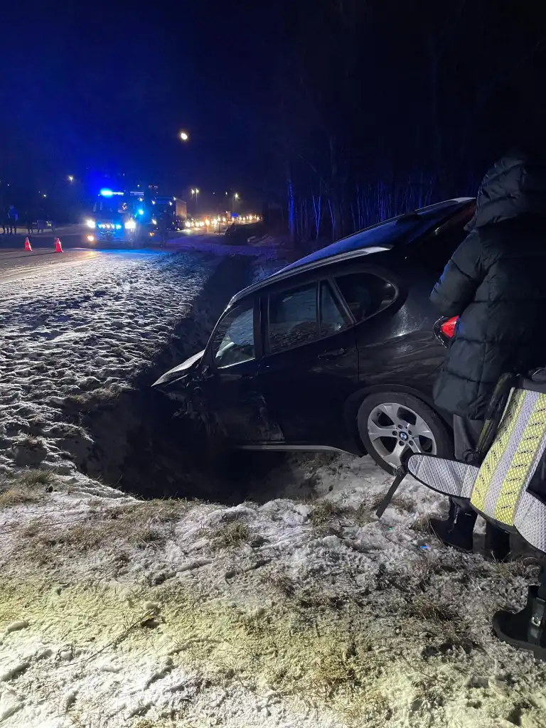 Wypadek na DK75 w Nowej Wsi. Jedna osoba w szpitalu