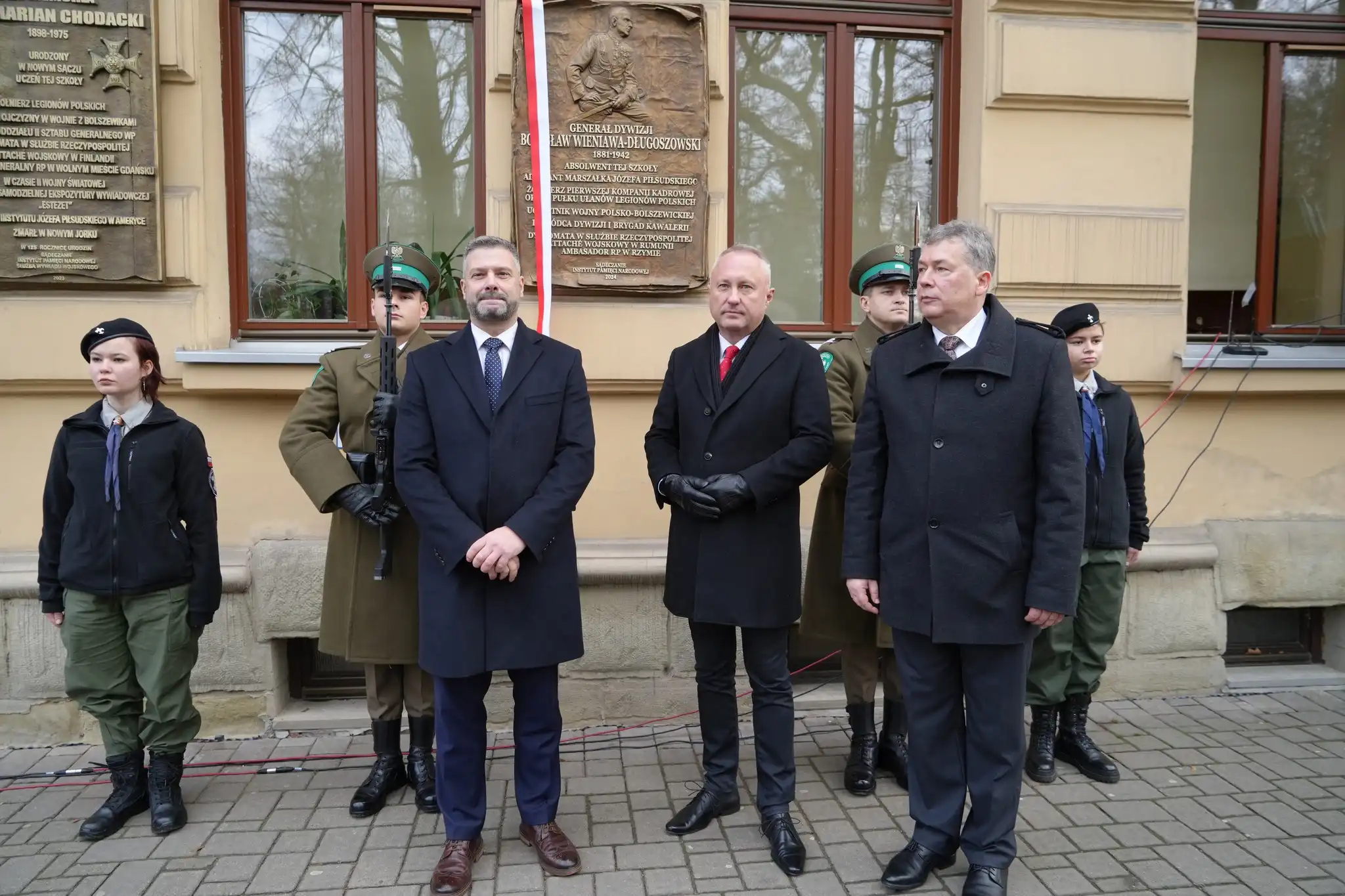 Wieniawa-Długoszowski na stałe w historii Nowego Sącza. Odsłonięto tablicę pamiątkową
