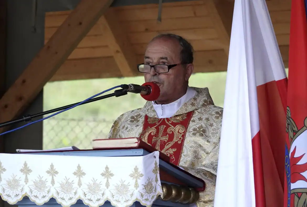 Strażacy z OSP w Muszynce świętowali 100-lecie założenia swojej jednostki. Podczas uroczystości otrzymali nowy sztandar