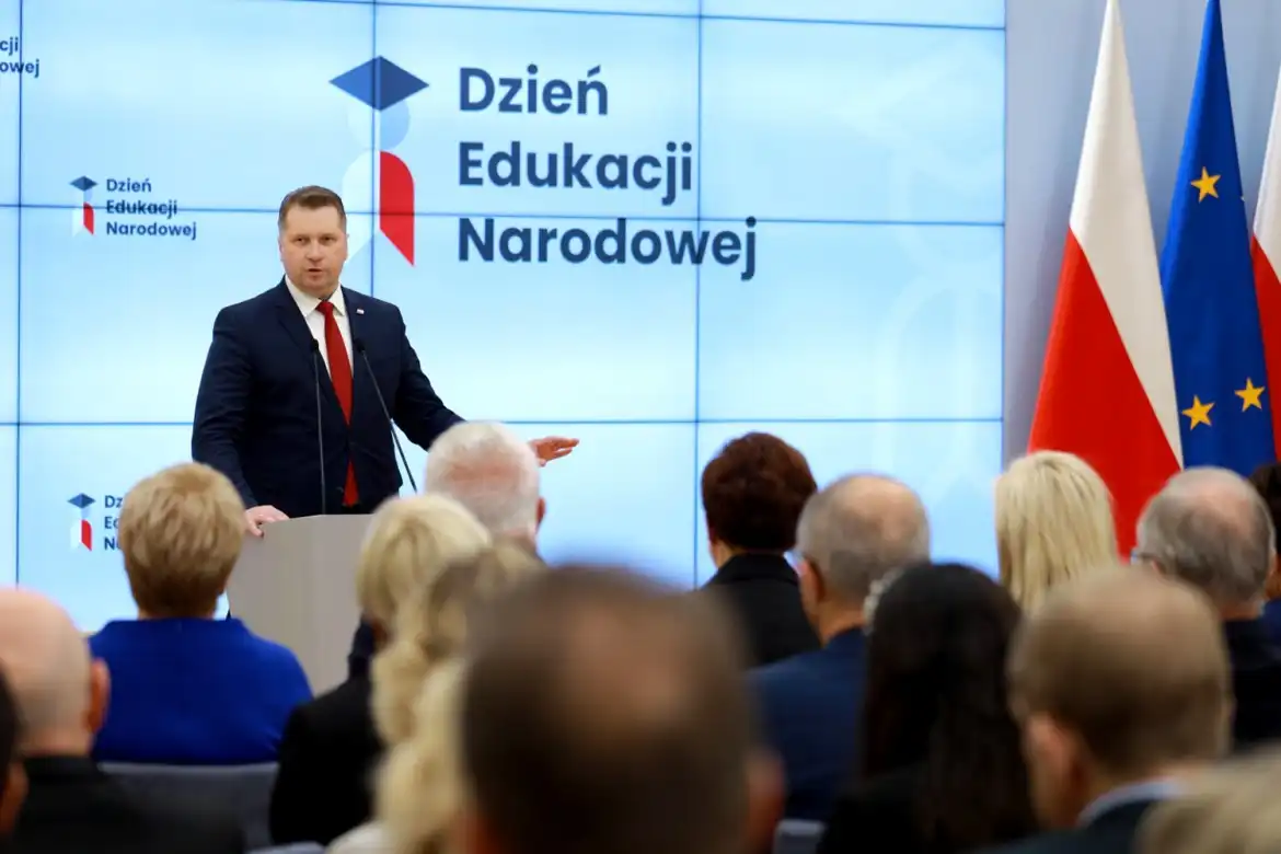 Dyrektorzy dwóch szkół powiatowych z nagrodą ministra