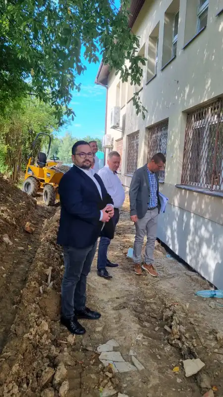 Gorlice: Trwa modernizacja budynku przy ul. Słonecznej 7