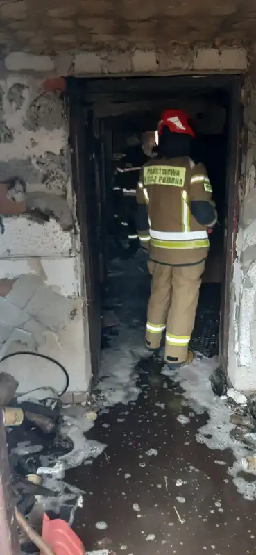 Tragiczny pożar budynku mieszkalnego. Nie żyje jedna osoba