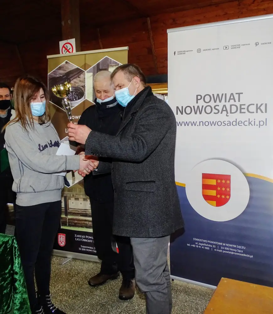 Na strzelnicy LOK w Nowym Sączu odbyły się Otwarte Powiatowe Zimowe Zawody Strzeleckie