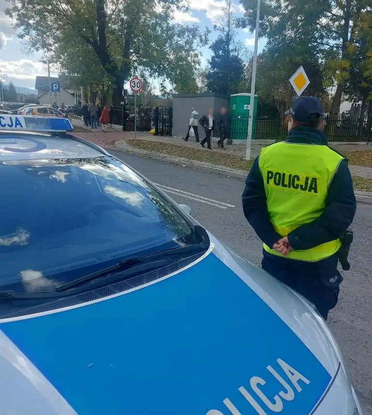 Sądeccy policjanci dbają o bezpieczeństwo w rejonch cmentarzy