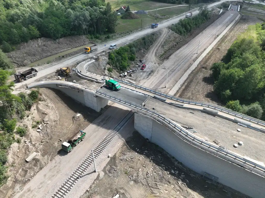 Modernizacja linii Klęczany – Nowy Sącz nabiera tempa