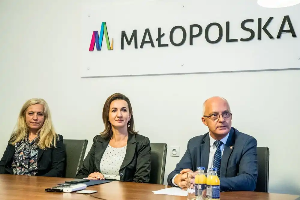 Nominacje dla dyrektorów małopolskich szkół i bibliotek wręczone