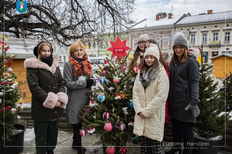 Na płycie nowosądeckiego rynku zrobiło się świątecznie