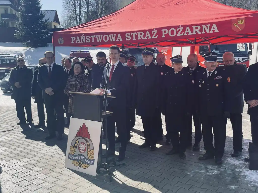 Jednostki OSP z powiatów nowotarskiego, limanowskiego i tatrzańskiego z dofinansowaniem na zakup pojazdów ratowniczo-gaśniczych