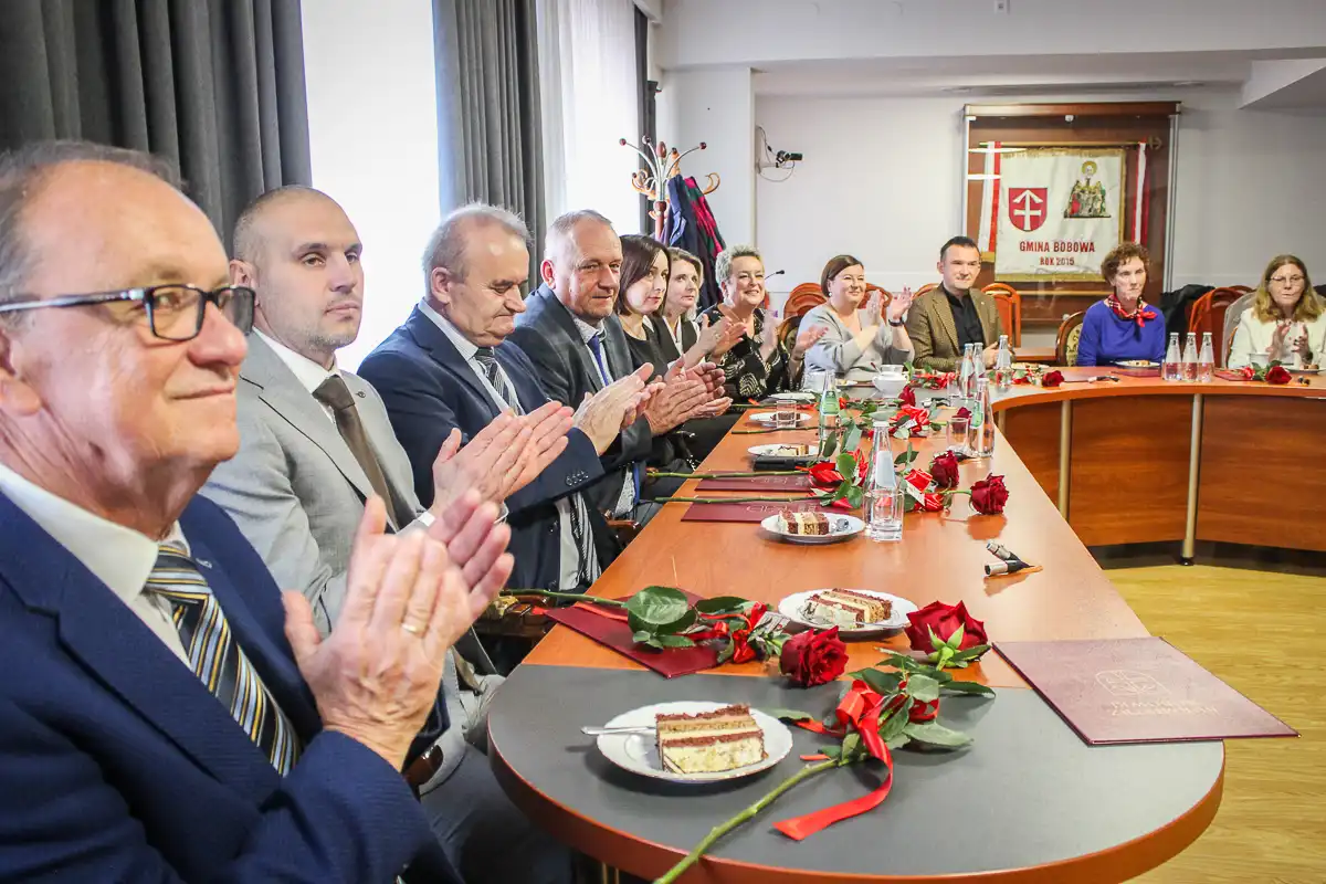 Dzień Edukacji Narodowej w Bobowej. Burmistrz uhonorował nauczycieli i dyrektorów szkół