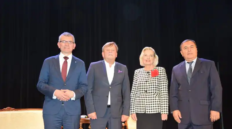 Promocja książki Pawła Cieślickiego i spotkanie z ambasador Marią Anders w Starym Sączu